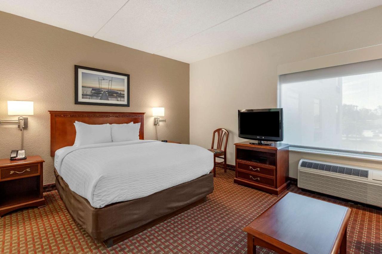 Clarion Suites At The Alliant Energy Center Madison Extérieur photo