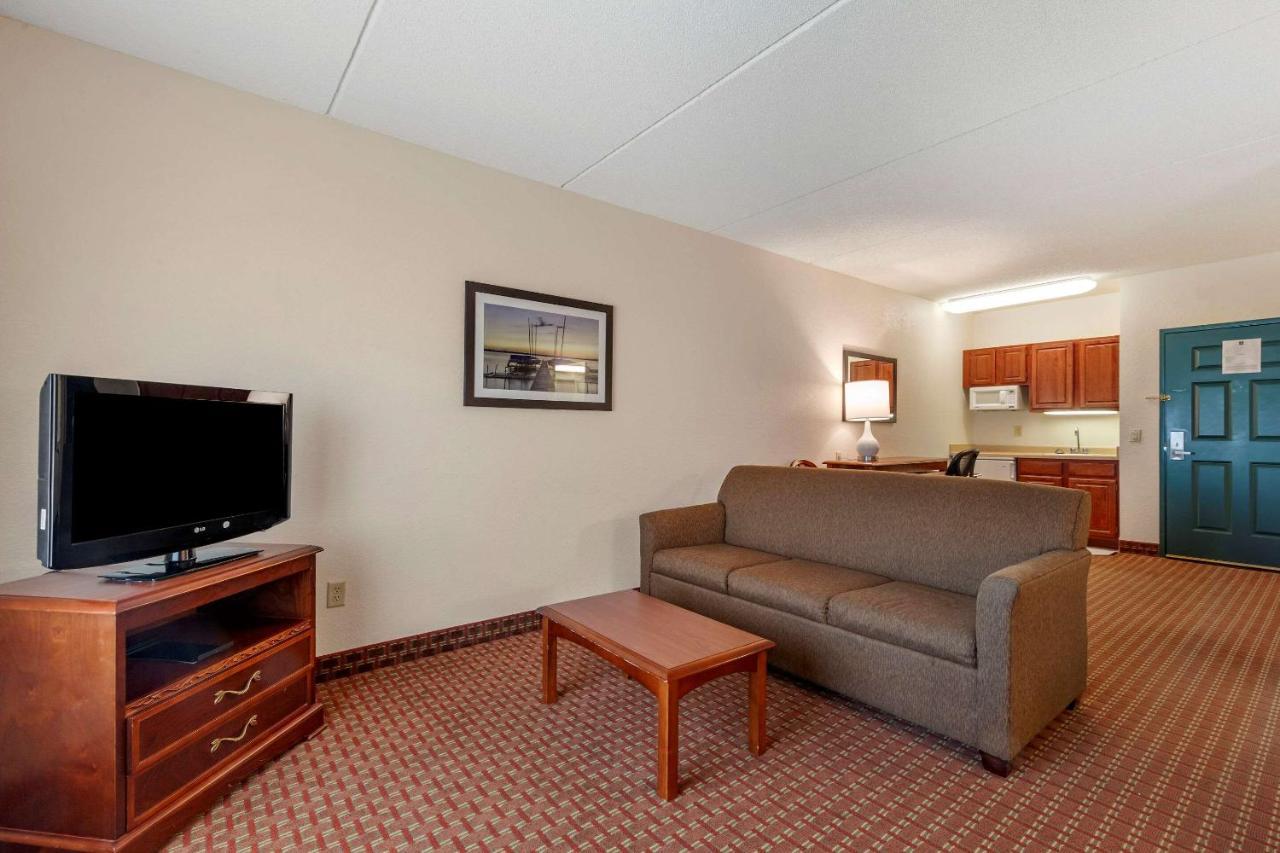 Clarion Suites At The Alliant Energy Center Madison Extérieur photo