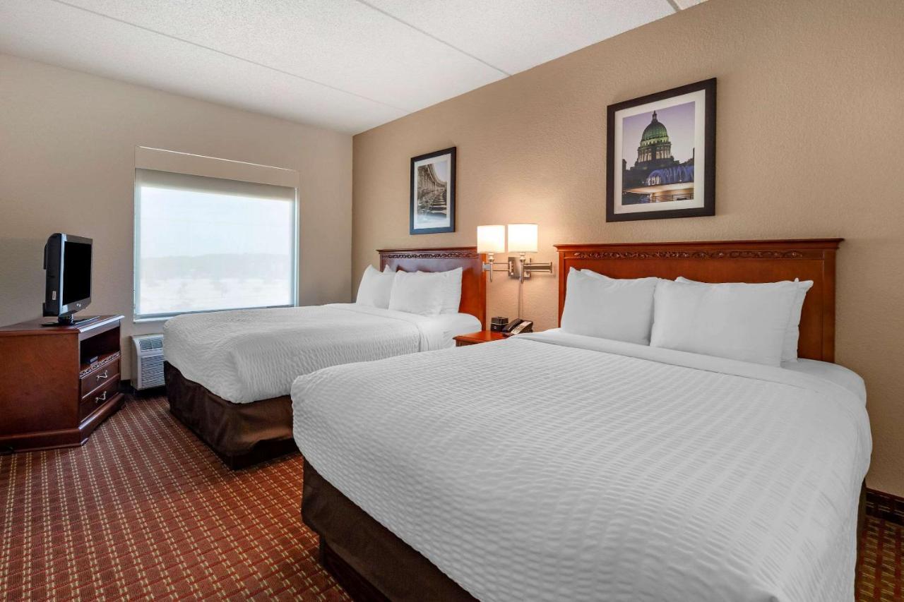 Clarion Suites At The Alliant Energy Center Madison Extérieur photo