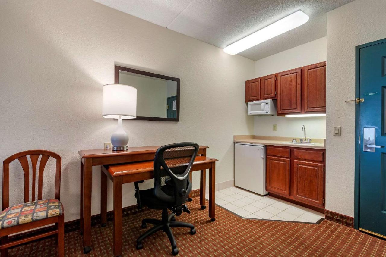 Clarion Suites At The Alliant Energy Center Madison Extérieur photo