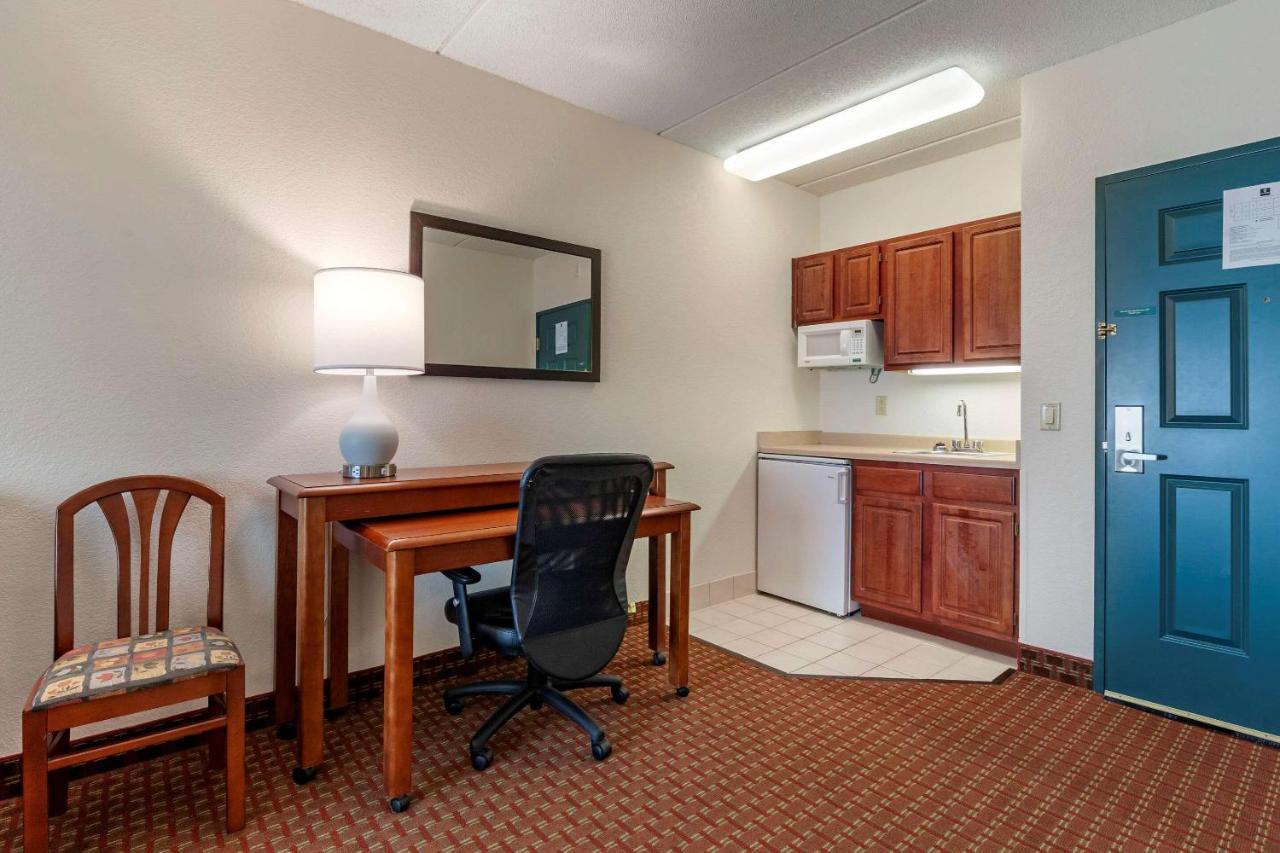 Clarion Suites At The Alliant Energy Center Madison Extérieur photo