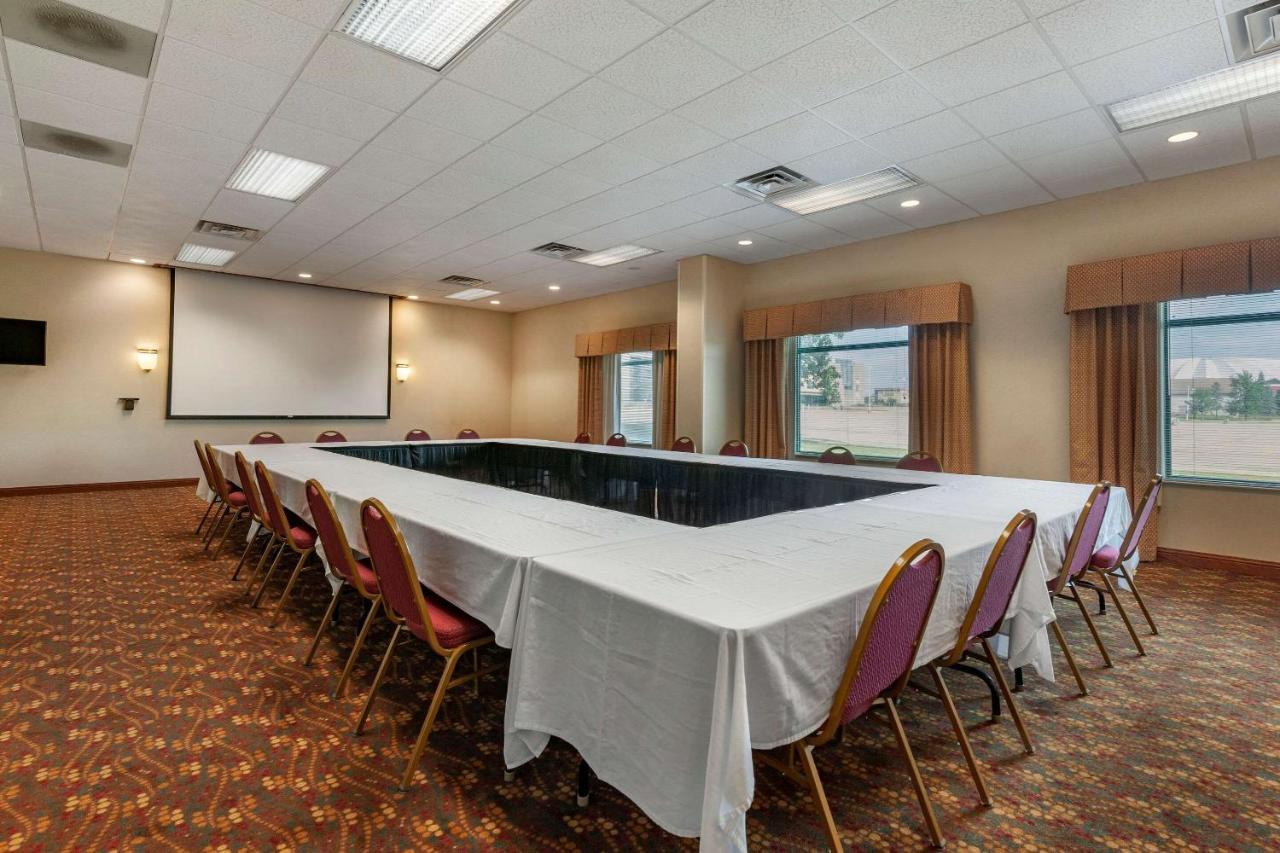 Clarion Suites At The Alliant Energy Center Madison Extérieur photo